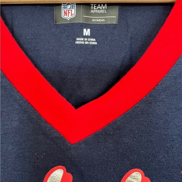 NWT NFL New England Patriots Red & Blue V Neck Short Sleeve Top M - Picture 3 of 5